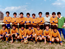 FOTO 549: GIOVANI ARANCIONI
