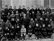 FOTO 560: GLI ALUNNI DEL MAESTRO ROMAGNOLI